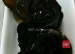 黑木耳草鱼肉片汤的做法图解3