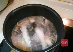 黑木耳草鱼肉片汤的做法图解11