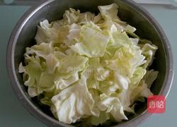 素炒洋白菜的做法图解1