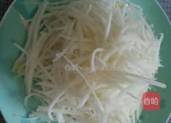 白萝卜丝汤的做法图解2