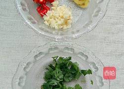 西芹炒鱿鱼的做法图解3