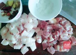 冰糖红烧肉的做法图解1