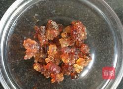 桂花葡萄干桃胶羹的做法图解2
