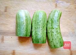 蒜蓉海米拌黄瓜的做法图解2