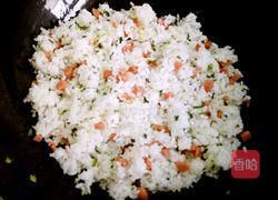 葱香火腿肠蛋炒饭的做法图解13