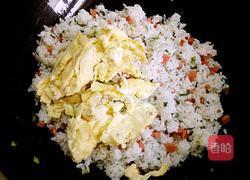 葱香火腿肠蛋炒饭的做法图解14