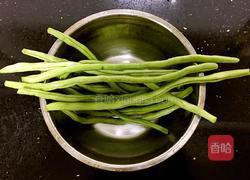 清炒蛇豆角的做法图解1