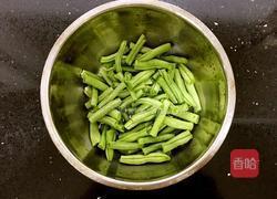 清炒蛇豆角的做法图解2