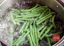 长豆角炒肉的做法图解3