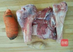 胡萝卜羊肉汤的做法图解1