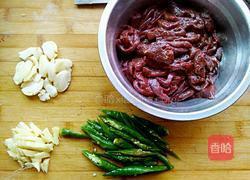 青椒炒猪肝的做法图解2