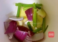 青紅椒炒牛肉的做法圖解3