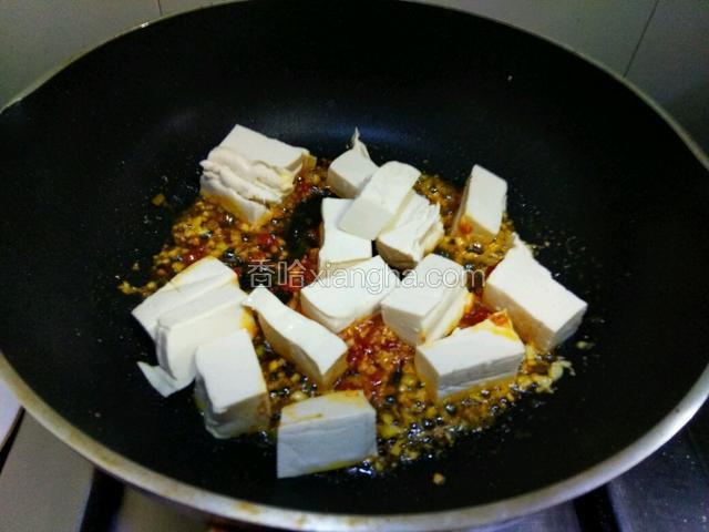 放入豆腐块