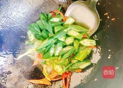 青椒炒秋葵的做法图解8