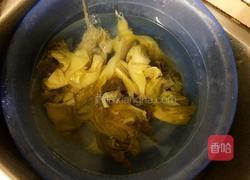 酸菜肉的做法图解1
