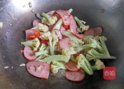 培根炒菜花的做法图解6