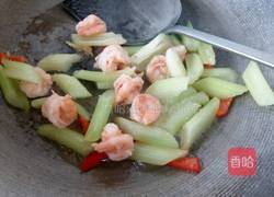 虾仁西芹腰果的做法图解10