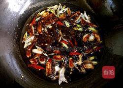 酱香小光鱼的做法图解8