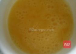 大酱炒鸡蛋的做法图解1