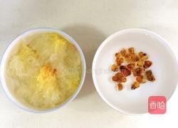牛奶桃胶银耳羹的做法图解1