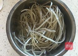 酸菜粉条肉的做法图解1