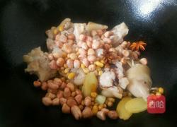 黄豆花生炖猪蹄的做法图解6