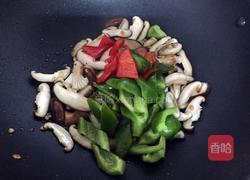 香菇炒青椒的做法图解5
