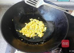 素韭菜合子的做法图解2