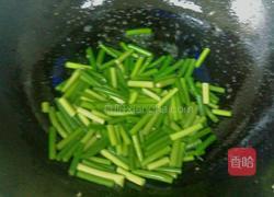 素炒蒜苔的做法图解5