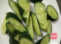 黄瓜炒皮蛋的做法图解2