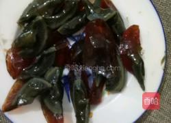 黄瓜炒皮蛋的做法图解3