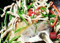 韭菜花炒肉丝的做法图解5