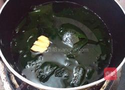 裙带菜蛋花汤的做法图解3