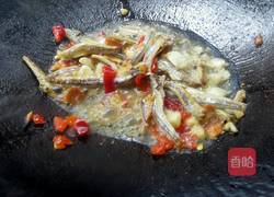 鱼干小炒水晶皮的做法图解6