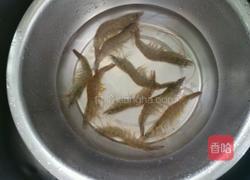 白萝卜烩虾仁的做法图解3