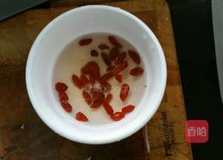 枸杞鲫鱼汤的做法图解3