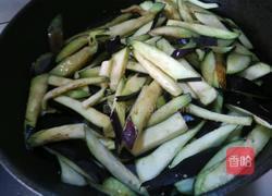 尖椒炒茄子的做法图解2