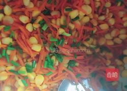 甜玉米小炒胡萝卜的做法图解4