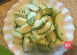 西葫芦炒火腿的做法图解1