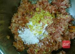 油炸小肉丸的做法图解2