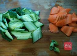 黄瓜炒牛肉的做法图解2