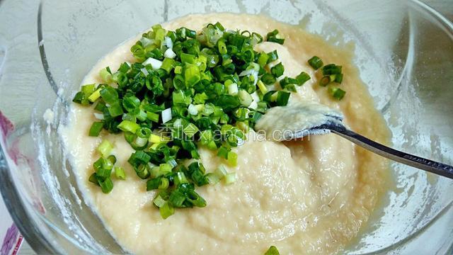 最后加入葱花。