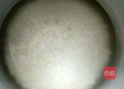 虾仁焖饭的做法图解1