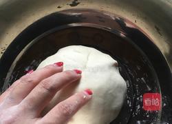 韭菜猪肉小笼包的做法图解2