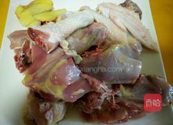 榴莲壳炖土鸡的做法图解2