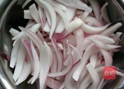 洋葱炒鸭蛋的做法图解1