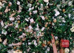 胡萝卜叶素包子的做法图解3