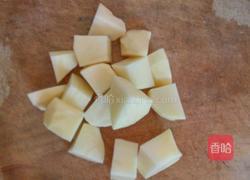 土豆炖鸡翅的做法图解3