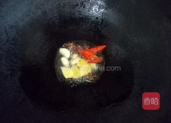 猪脚花生煲的做法图解7