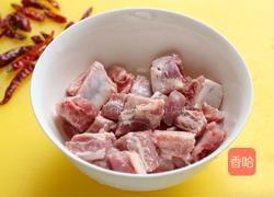 辣子排骨的做法图解1